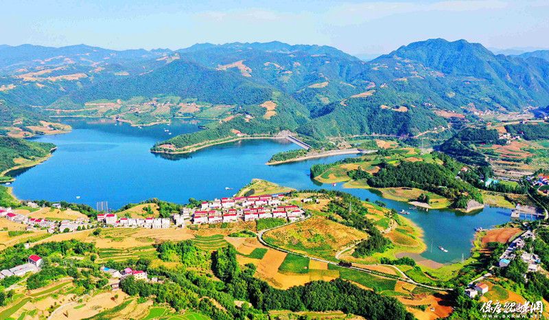湖北保康：天子湖山水如画