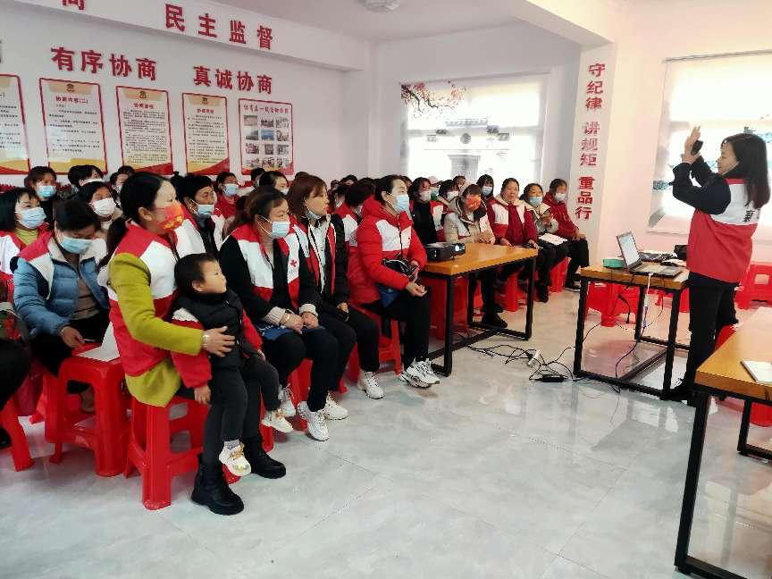 “五社联动”进社区 全面培训助就业