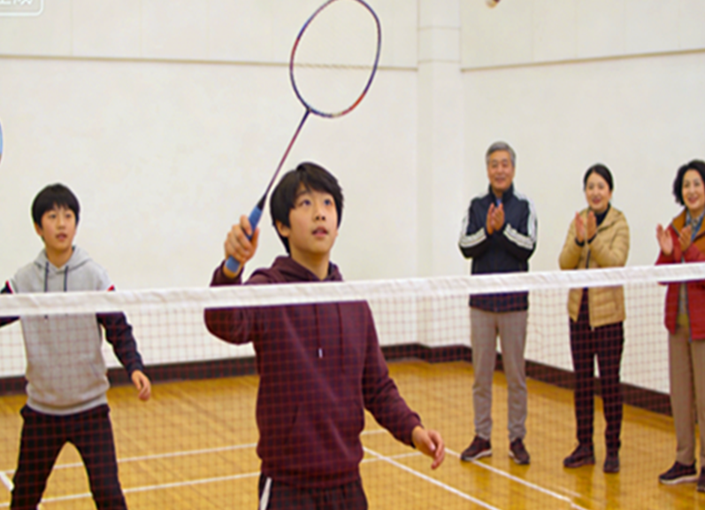 增设羽毛球活动场地 延长球馆开放时间