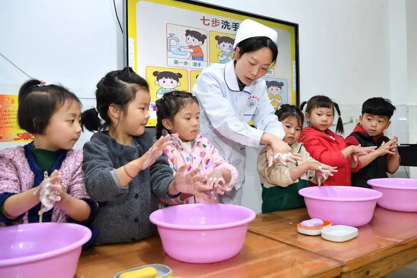 世界卫生日丨健康知识润童心，卫生习惯伴成长！保康这堂卫生健康课超实用